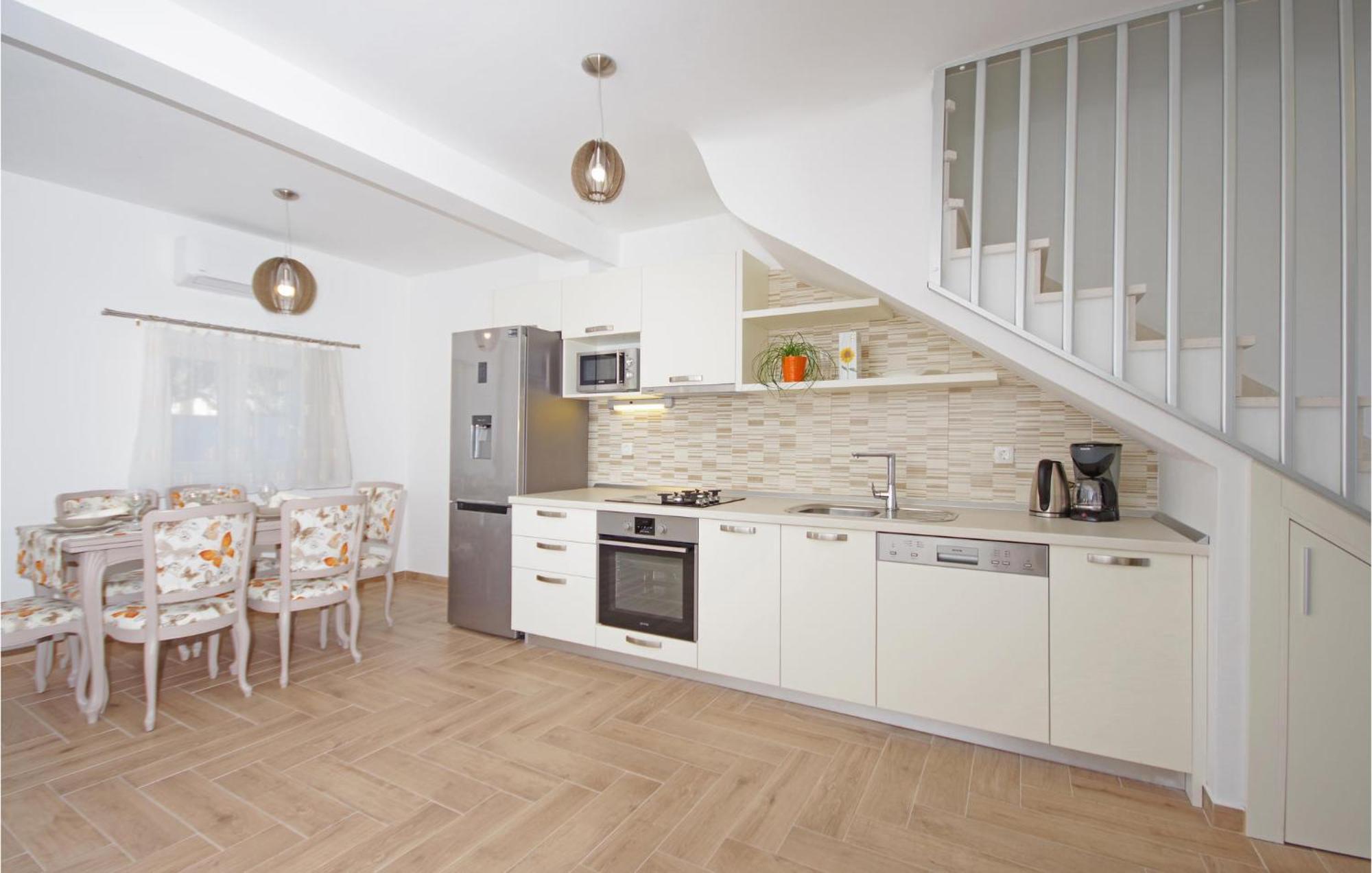Awesome Home In Drvenik With Wifi 外观 照片