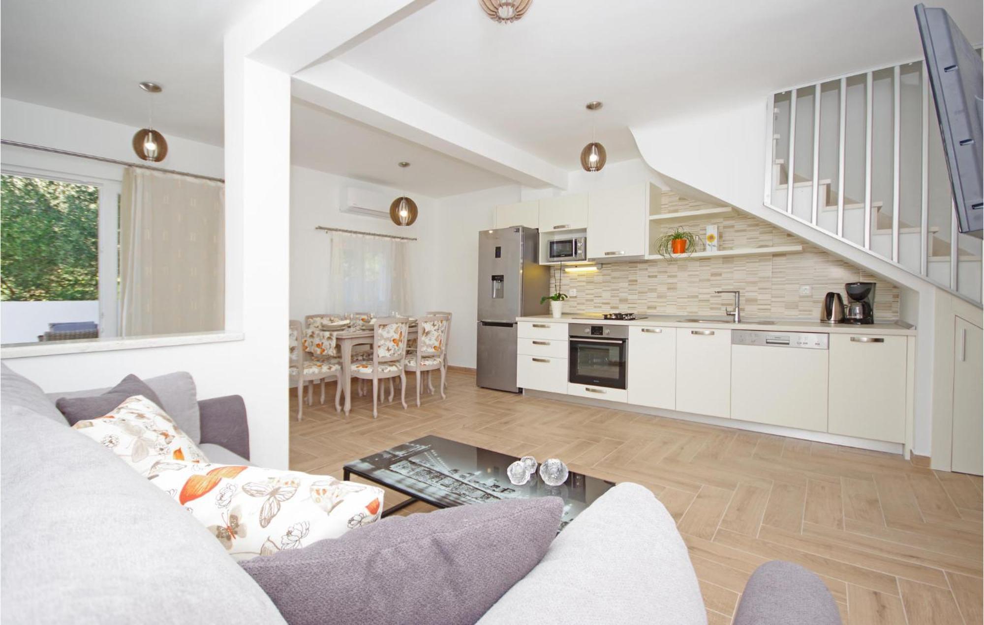 Awesome Home In Drvenik With Wifi 外观 照片