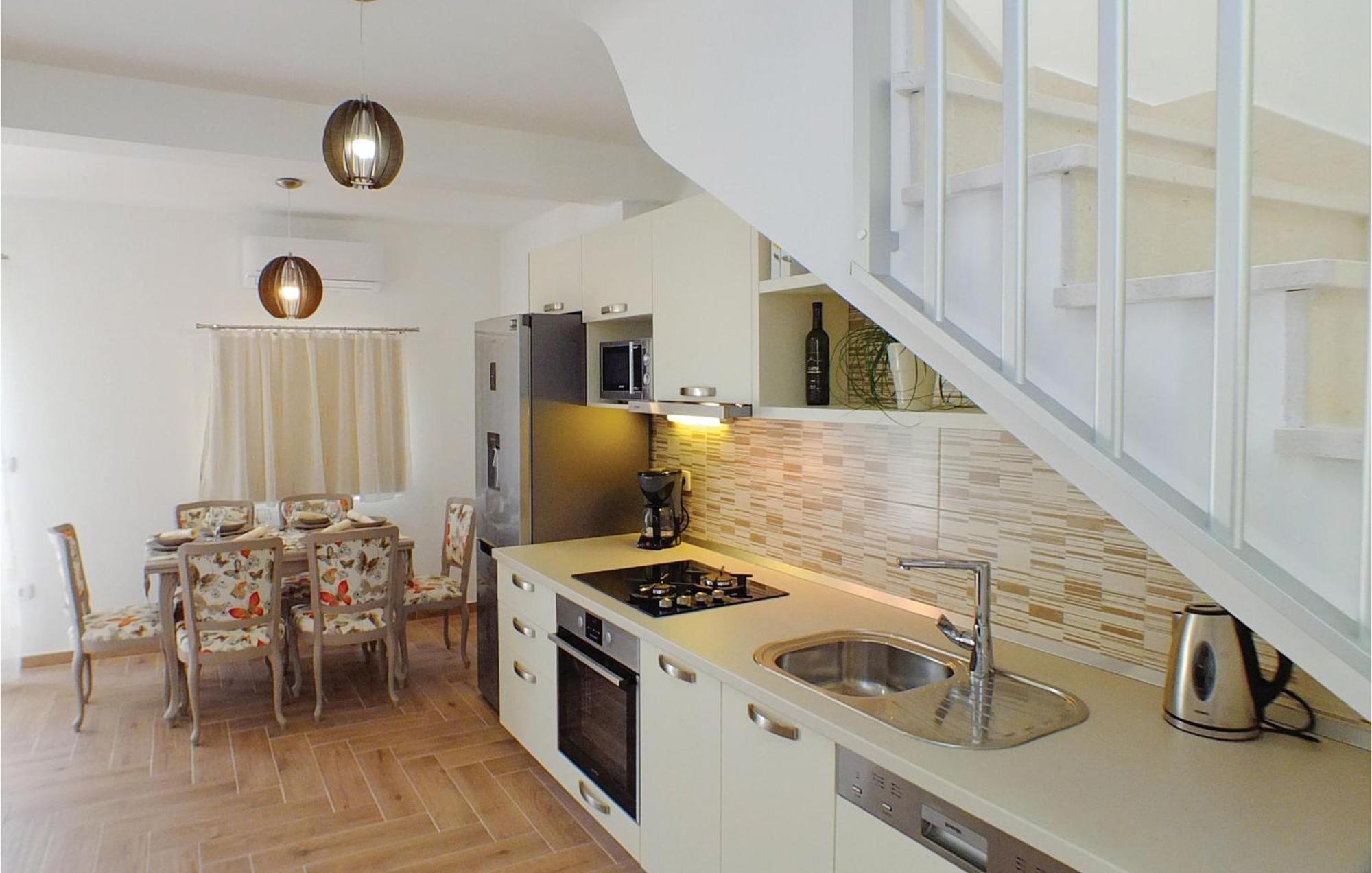 Awesome Home In Drvenik With Wifi 外观 照片
