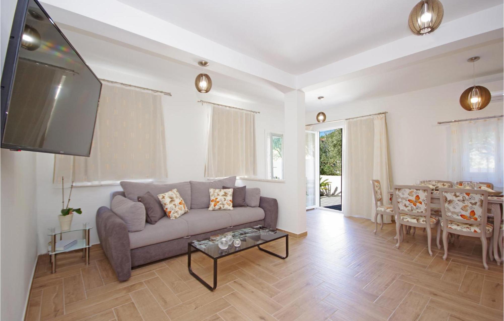 Awesome Home In Drvenik With Wifi 外观 照片